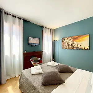 Apartment San Marco Luxury Steps From St Marks Venice